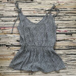 Speckles black and white tank top, XS, cute